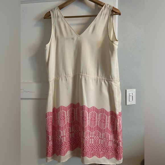 Off- white silk Banana Republic wrap dress size medium - Picture 3 of 6